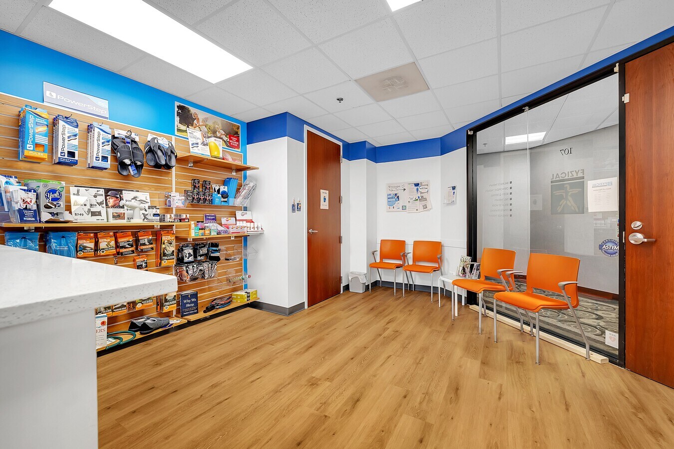 1751 S Naperville Rd, Wheaton, IL 60189 - Unité 105 & 107 - - Photo intérieure - Image 1 of 18