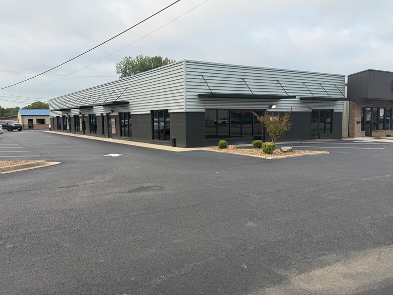 102 S Sidney Ave, Russellville, AR for lease - Building Photo - Image 1 of 3