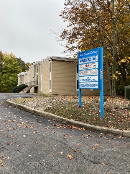 261 Mountainview Ave, Nyack, NY for lease - Building Photo - Image 1 of 6