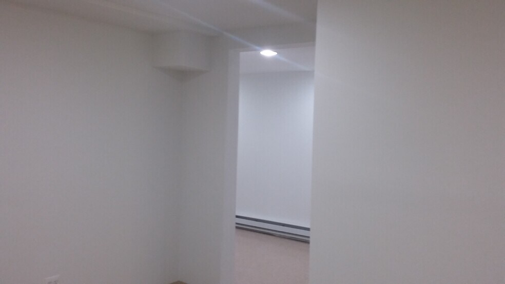 68 Schraalenburgh Rd, Harrington Park, NJ à louer - Photo du bâtiment - Image 2 de 10