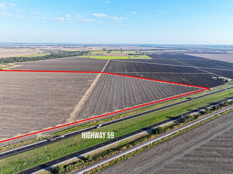 378 County Road 352, El Campo, TX à vendre - Photo du bâtiment - Image 3 de 9