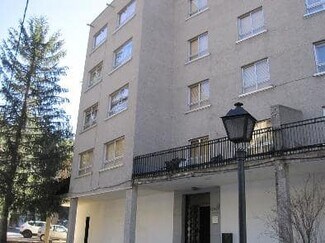 Plus de détails pour Multi-résidentiel à vendre