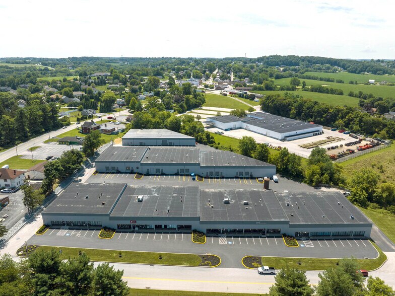 75 Acco Dr, York, PA à louer - Photo du bâtiment - Image 3 de 10