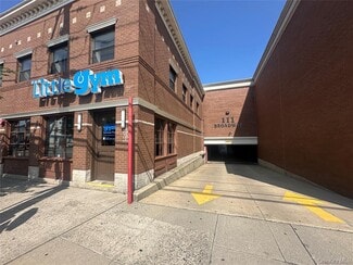 Plus de détails pour 601-693 Sunrise Hwy, Lynbrook, NY - Commerce de détail à louer