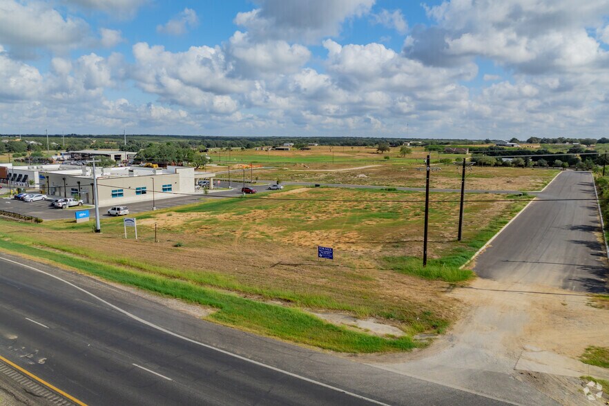 Floresville Land Tracts portefeuille de 5 propriétés à vendre sur LoopNet.ca - Photo principale - Image 1 de 2