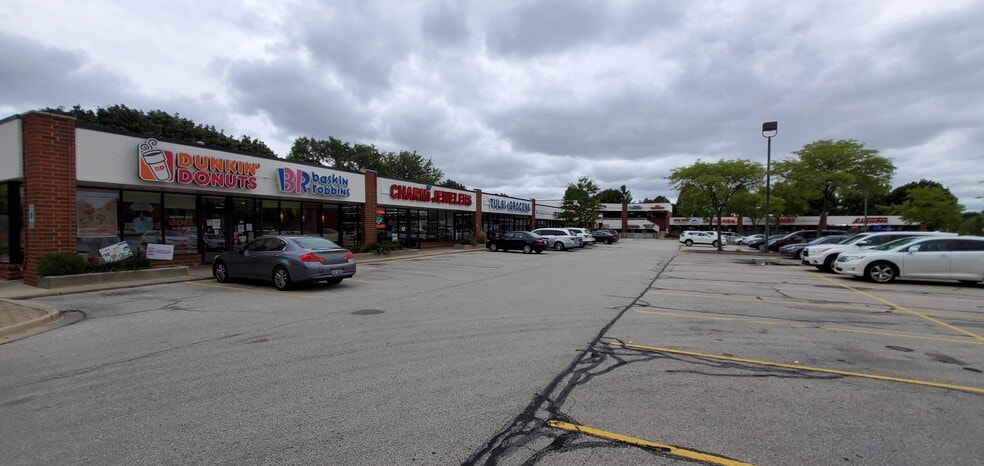 801-897 E Schaumburg Rd, Schaumburg, IL for lease - Building Photo - Image 3 of 4
