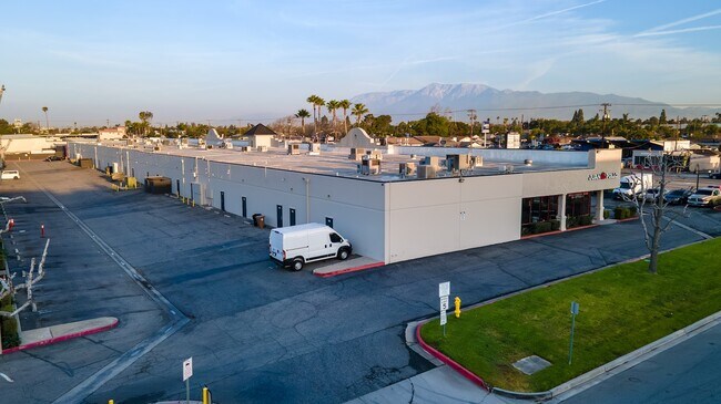 Plus de détails pour 993 W Valley Blvd, Bloomington, CA - Commerce de détail, Industriel à louer
