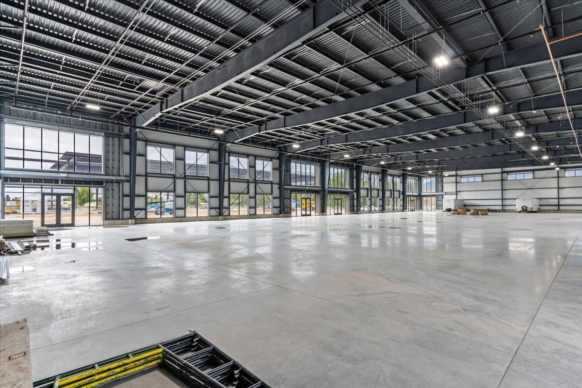 1166 N 2000 W, Farr West, UT for lease Interior Photo- Image 1 of 12