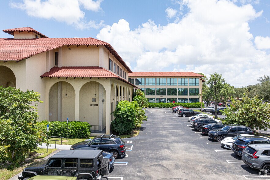 6801 Lake Worth Rd, Greenacres, FL à louer - Photo du bâtiment - Image 3 de 28
