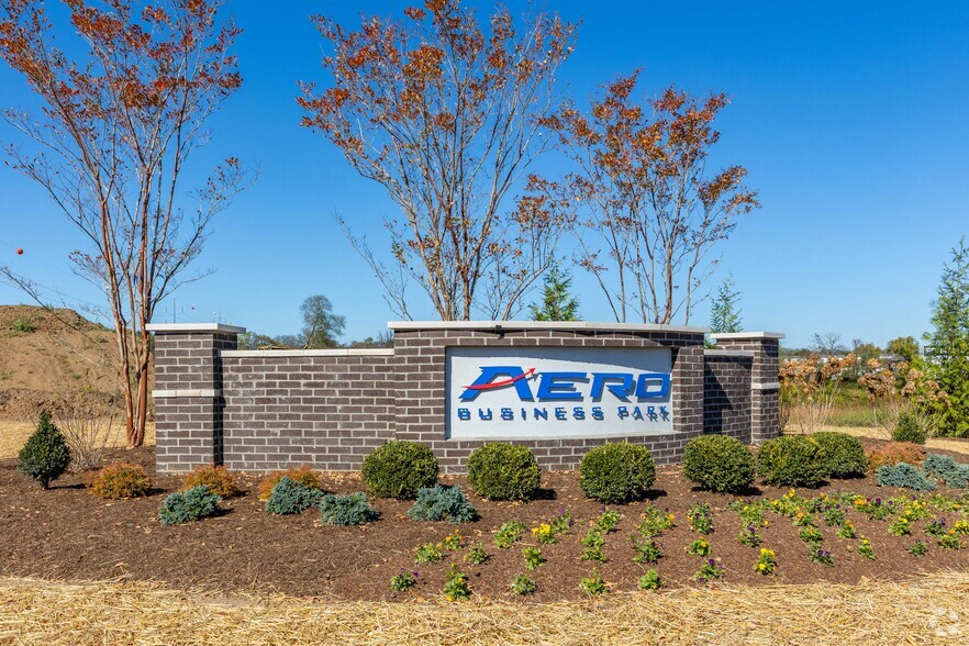 815 Aviation Ln, Gallatin, TN for lease - Building Photo - Image 1 of 22