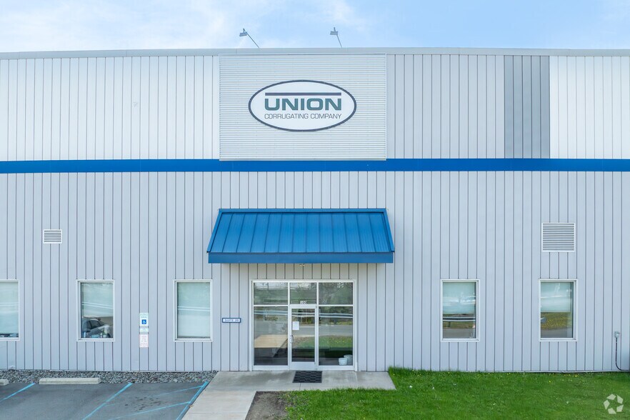 100 Keystone Industrial Park, Dunmore, PA à louer - Photo du bâtiment - Image 3 de 8