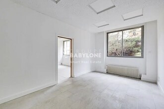 Office in Neuilly-sur-Seine for lease Interior Photo- Image 1 of 12