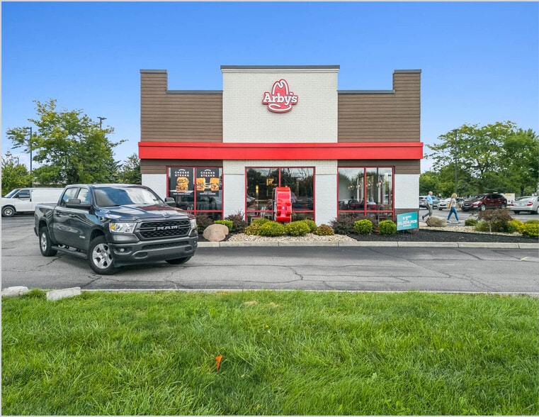 2986 London Groveport Rd, Grove City, OH for sale - Building Photo - Image 2 of 8