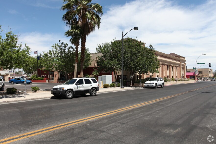 730 Las Vegas Blvd, Las Vegas, NV à vendre - Photo du bâtiment - Image 2 de 35