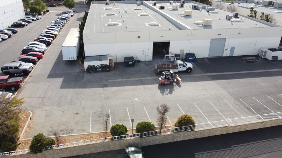 24853 Avenue Rockefeller, Valencia, CA for lease - Building Photo - Image 2 of 11