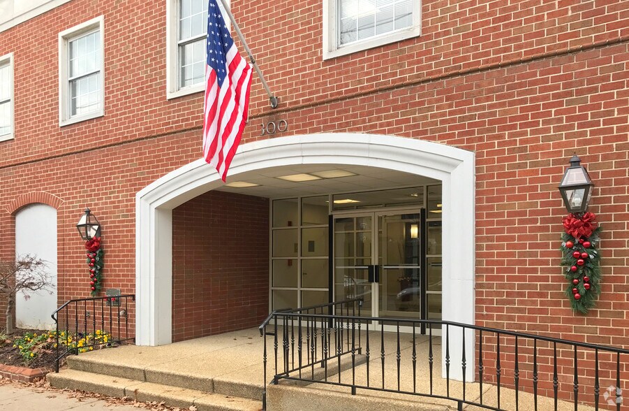 300 N Lee St, Alexandria, VA for lease - Building Photo - Image 1 of 4
