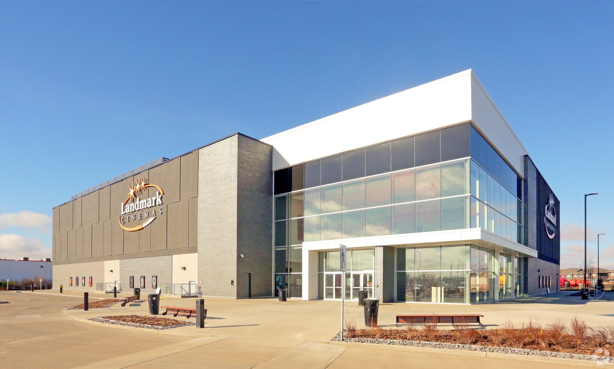 915 St Albert Trl, St. Albert, AB for sale Primary Photo- Image 1 of 1