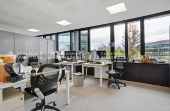 Office in Levallois-Perret for lease Interior Photo- Image 2 of 6