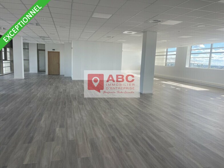 Retail in Montpellier for lease - Interior Photo - Image 2 of 7