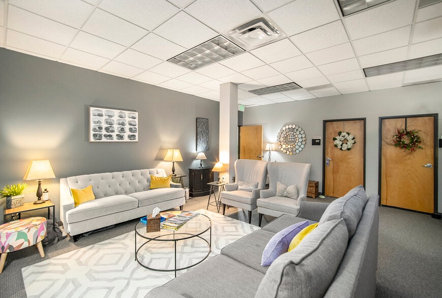 9220 Teddy Ln, Lone Tree, CO for sale - Interior Photo - Image 2 of 13