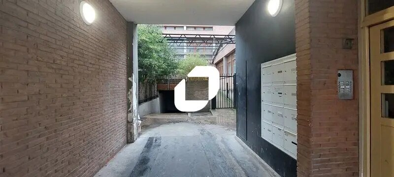 Office in Saint-Denis for sale - Building Photo - Image 2 of 8