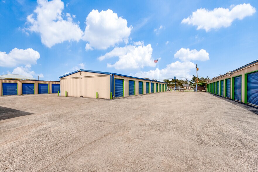 2515 E Bayshore Dr, San Leon, TX à vendre - Photo du bâtiment - Image 2 de 15