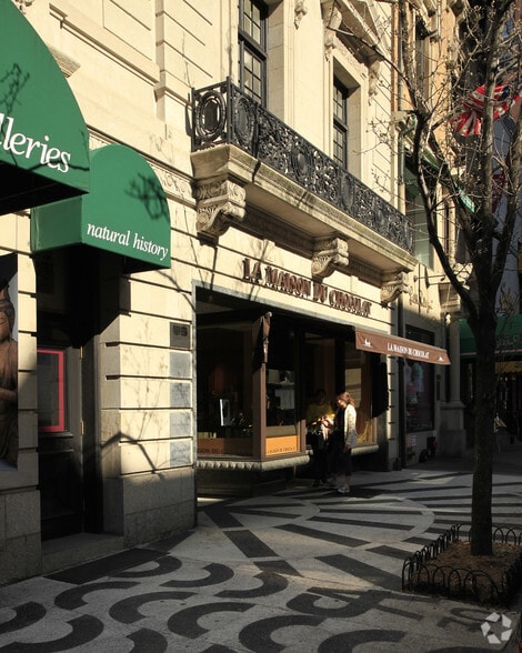 1018 Madison Ave, New York, NY for lease - Building Photo - Image 2 of 2