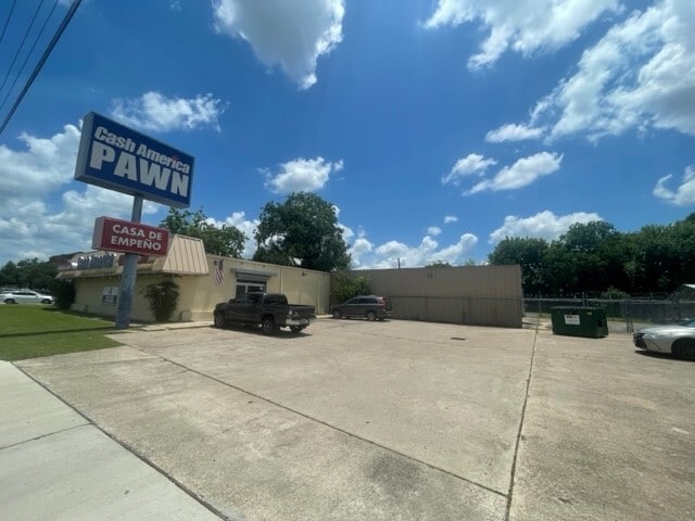 5508 N Navarro St, Victoria, TX for sale - Building Photo - Image 3 of 6