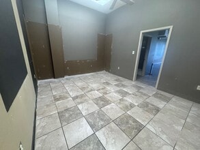 301-303 S Bowman Rd, Little Rock, AR for lease Interior Photo- Image 2 of 4