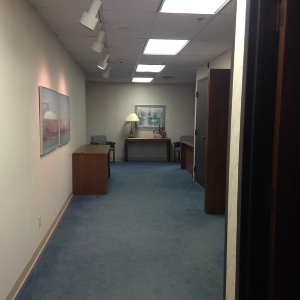 1515-1525 Townline Rd, Benton Harbor, MI à vendre - Photo du bâtiment - Image 3 de 44