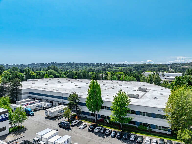 6111 S 228th St, Kent, WA à louer - Photo du bâtiment - Image 2 de 2