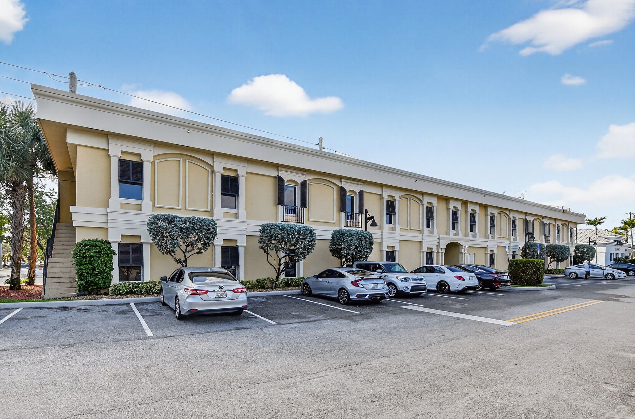 665 SE 10th St, Deerfield Beach, FL for sale Primary Photo- Image 1 of 58