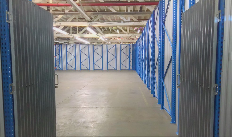 1919 Vineburn Ave, Los Angeles, CA à louer - Photo du bâtiment - Image 1 de 22