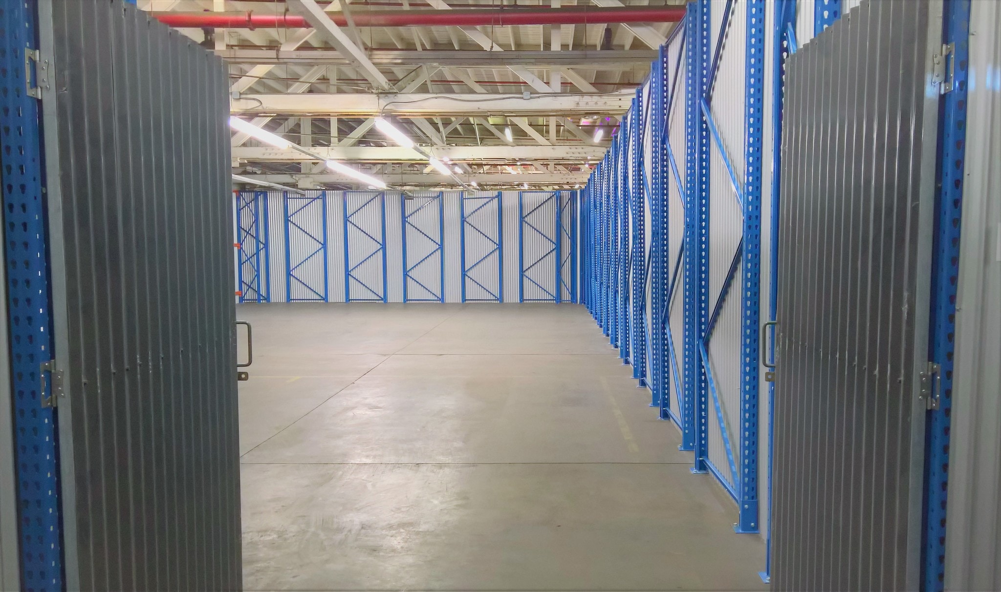 1919 Vineburn Ave, Los Angeles, CA for lease Primary Photo- Image 1 of 24