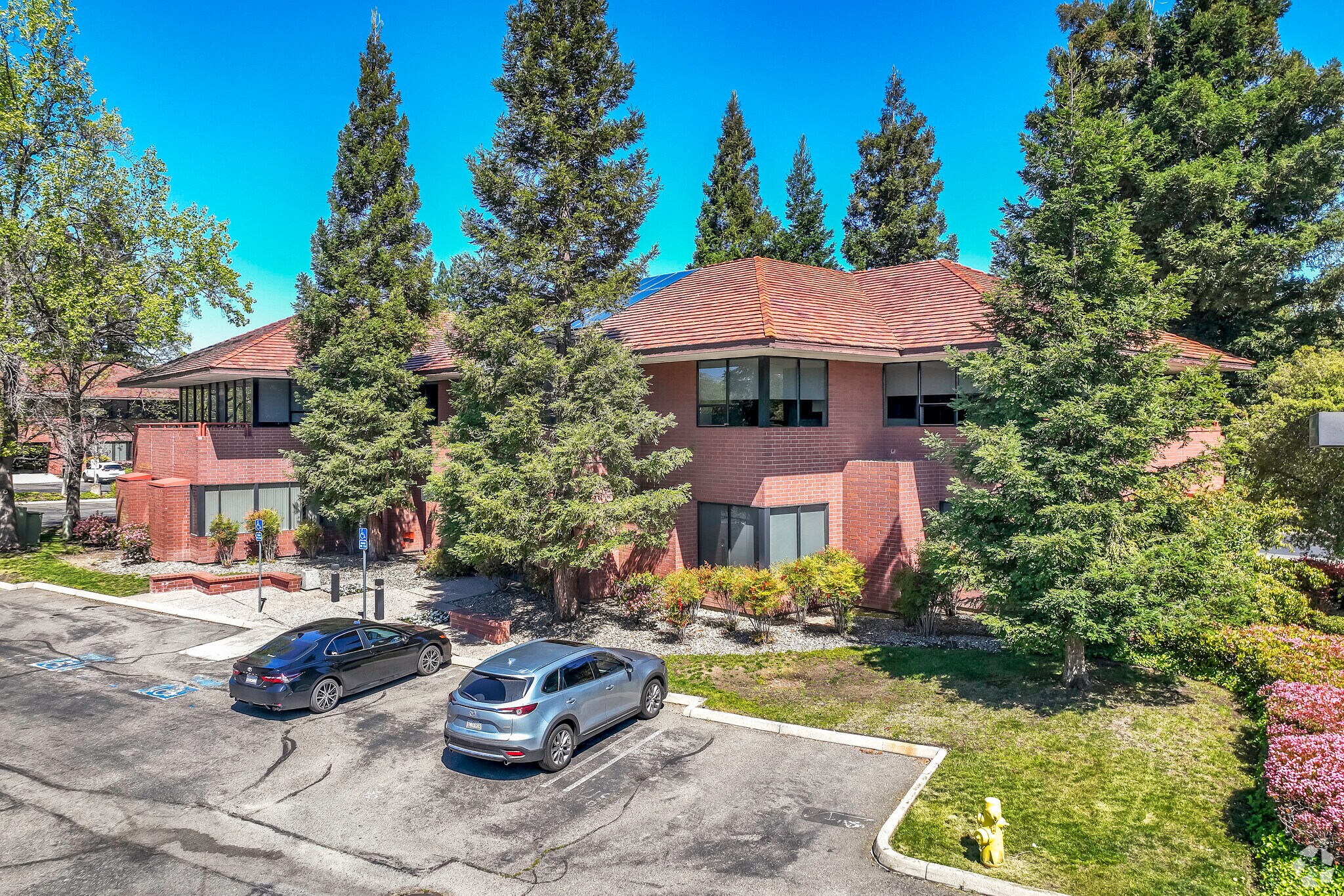 2151 Professional Dr, Roseville, CA à louer Photo du bâtiment- Image 1 de 6