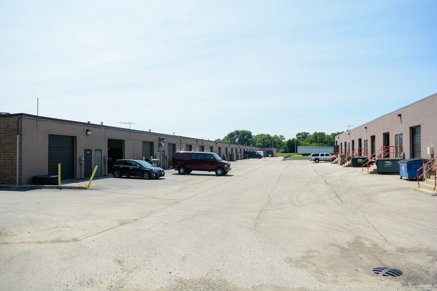 1099 Brown St, Wauconda, IL à vendre - Autre - Image 3 de 7