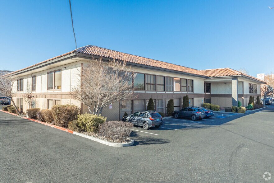 1135 Terminal Way, Reno, NV à louer - Photo du bâtiment - Image 3 de 6