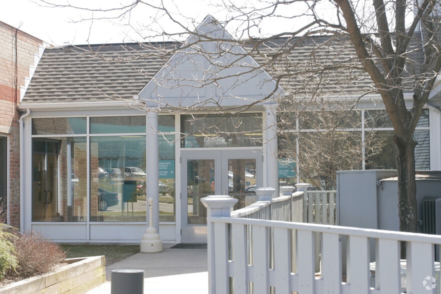 520 Saybrook Rd, Middletown, CT for lease - Building Photo - Image 3 of 18