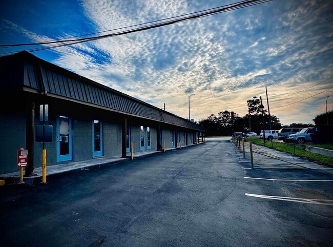 Plus de détails pour 531 N US Highway 17 92, Longwood, FL - Commerce de détail à vendre