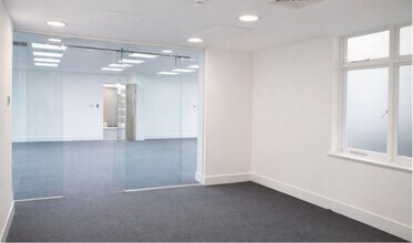 15-17 Grosvenor Gdns, Londres à louer Photo intérieure- Image 2 de 4