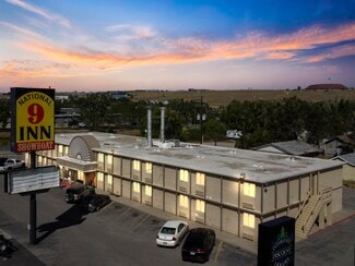 Plus de détails pour 100 W F St, Casper, WY - Services hôteliers à vendre