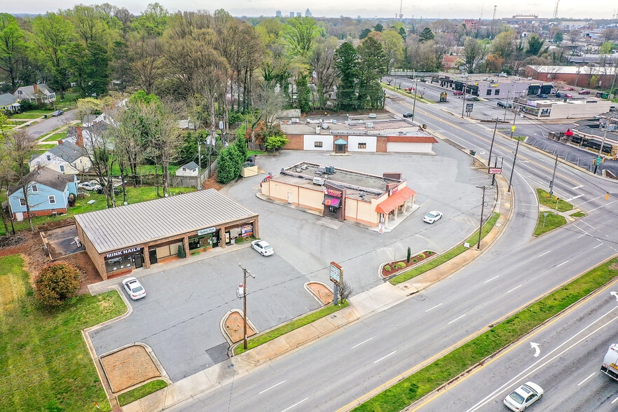 3100-3274 Spring Garden St, Greensboro, NC for lease - Building Photo - Image 2 of 2