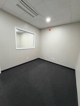 4801 District Blvd, Bakersfield, CA à louer Autre- Image 2 de 3