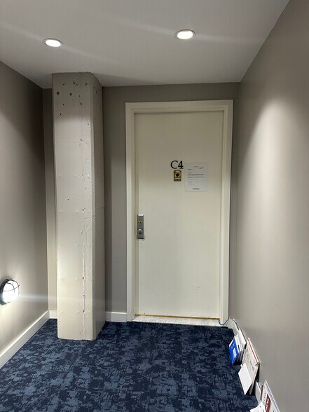 527 Court St, Brooklyn, NY à louer - Photo du bâtiment - Image 2 de 15