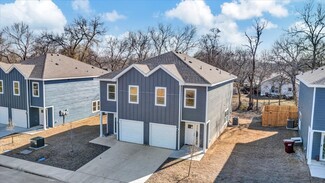 Plus de détails pour 400-414 E 7th St, Bonham, TX - Multi-résidentiel à vendre