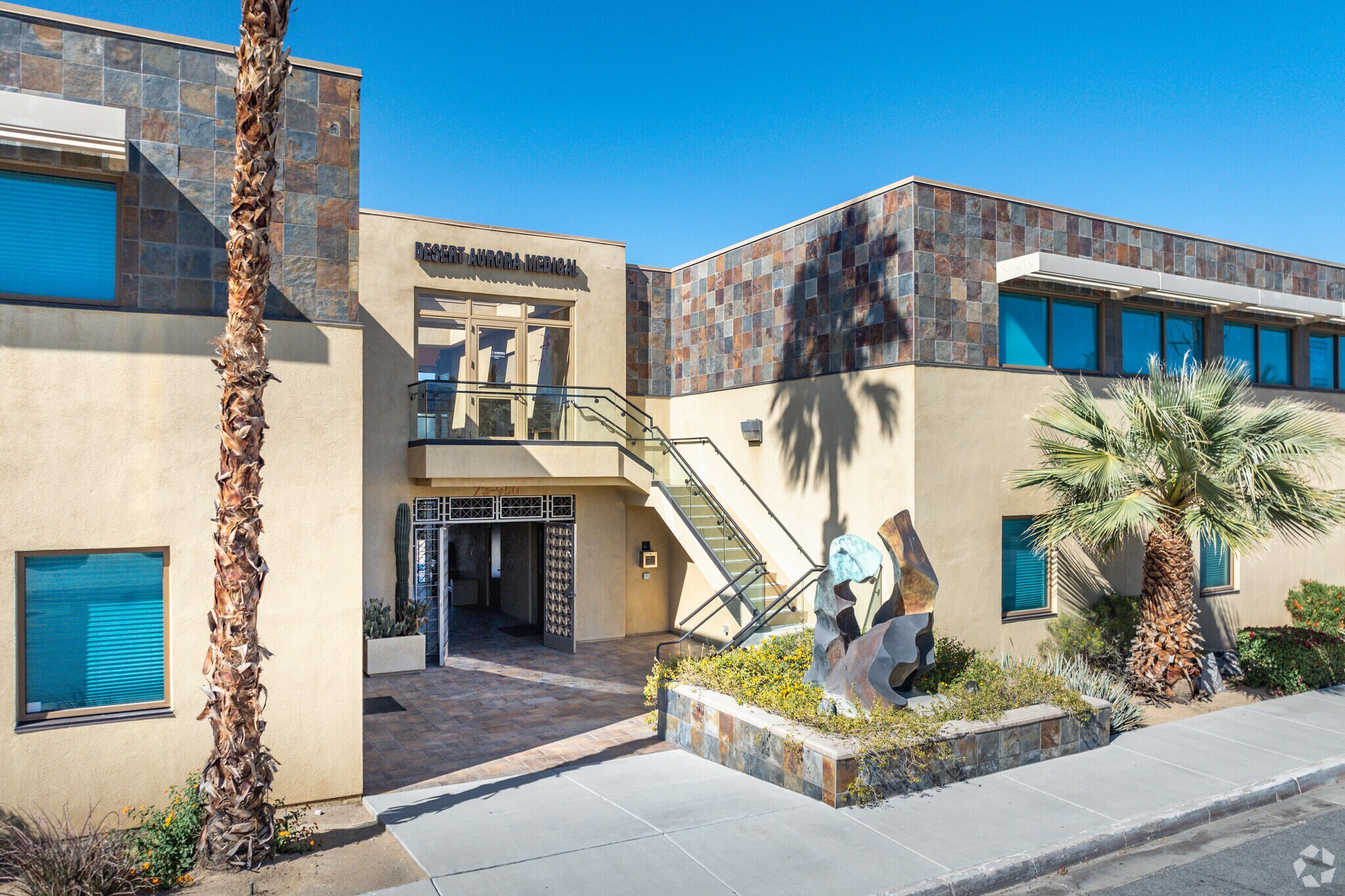 73950 Alessandro Dr, Palm Desert, CA à louer Photo du bâtiment- Image 1 de 11