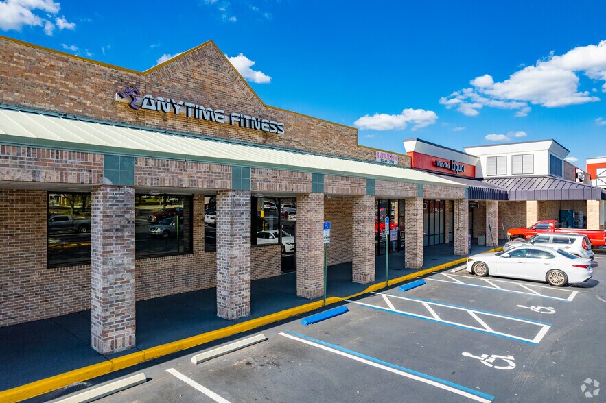 4185-4251 Mariner Blvd, Spring Hill, FL à louer - Photo du bâtiment - Image 3 de 8