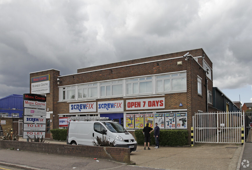 Stirling Way, Borehamwood à vendre - Photo principale - Image 1 de 1