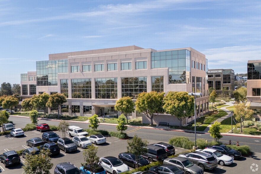 3 Polaris Way, Aliso Viejo, CA à louer - Photo du bâtiment - Image 2 de 6