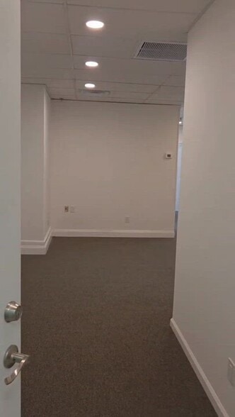 144 Washington St, Newark, NJ à louer - Vidéo sur l’inscription commerciale - Image 2 de 16